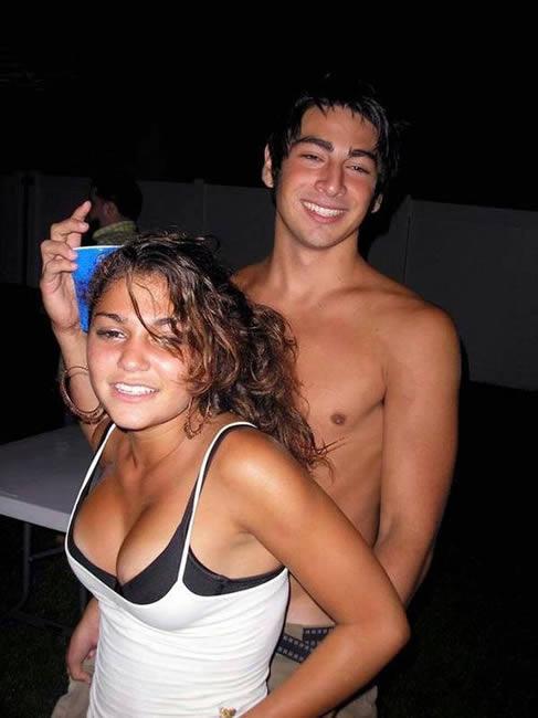 Descuidos de borrachas. Tias ebrias tetas de fuera, salidas