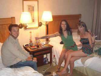 guarras fumando, tias zorras fumando porros