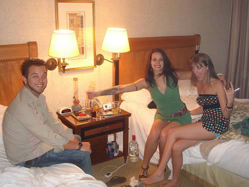 guarras fumando, tias zorras fumando porros