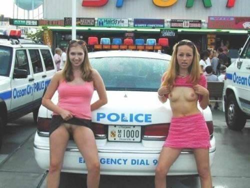 cachondas en publico despelotandose