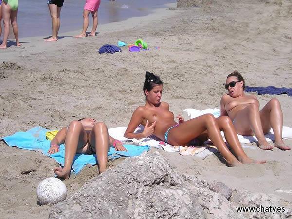 Chicas en playas nudistas en bolas