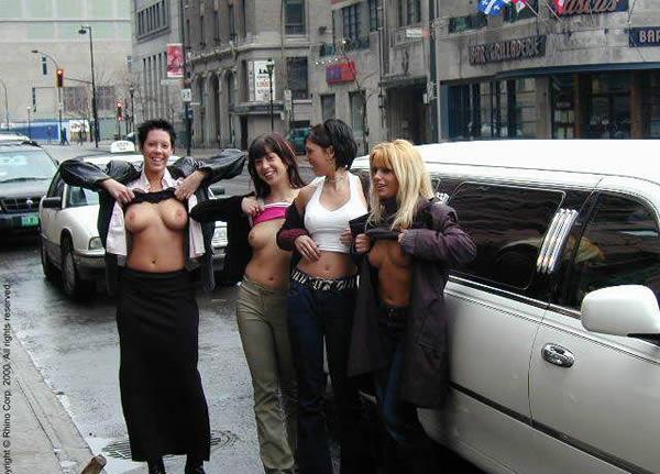 fotos de chicas enseñando las tetas en la calle, en publico