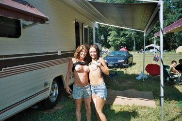 fotos infraganti sin calzones, abiertas de piernas