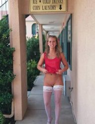 profesoras exhibiendose, desnudas en la escuela