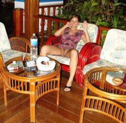 tias con el chocho peludo sin bragas