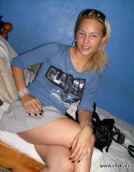 chicas con las piernas cruzadas colegialas virgenes