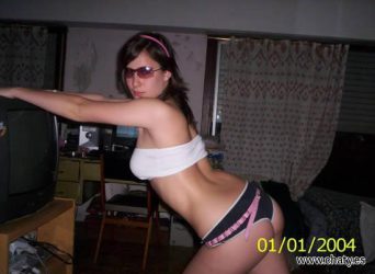 putas actuando tomandose pics