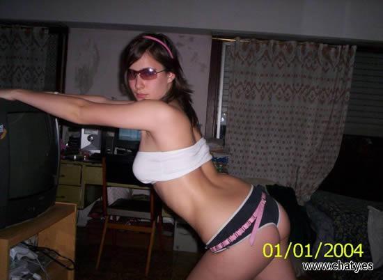 putas actuando tomandose pics