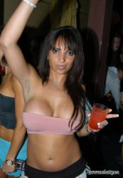 chicas buenisimas en la discoteca