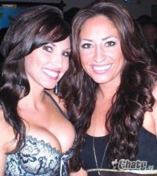 amigas con tetas grandes