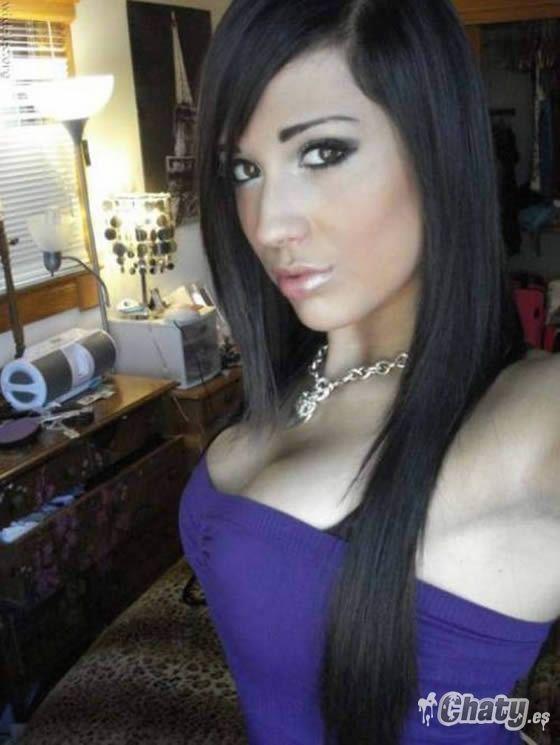 Morena hermosa tetas grandes