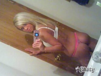 Al espejo en tanguita