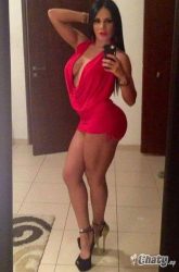 culona amateur escotada