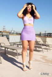 tias guapas con el cabello rizado