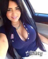 tias hermosas y guapas con escote