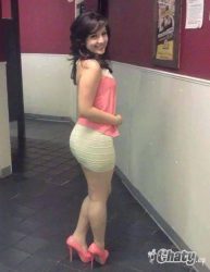 Poniendonos cerdos con chicas con minifalda 1