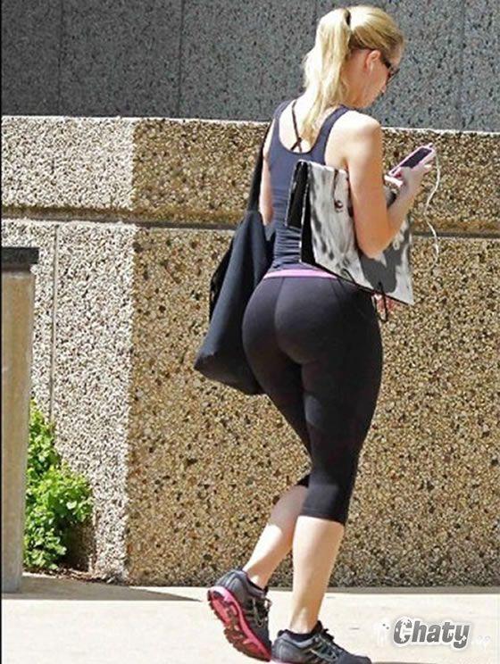 Madura en mallas ajustadas