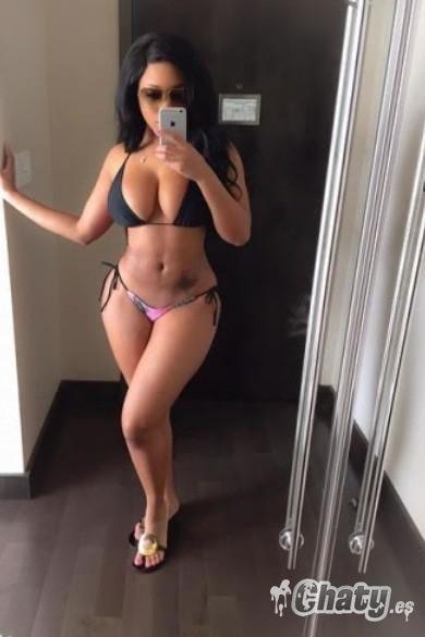 Alta caderona y bien putita