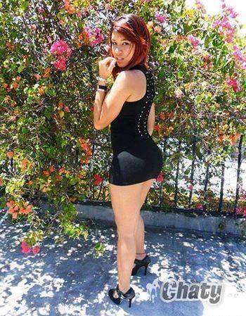 Tias en faldas cortas: Latina culona