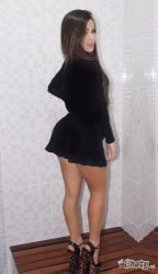 Preciosas nalgonas levantando el culo