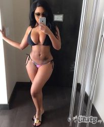 Tatuaje sensual en la cadera