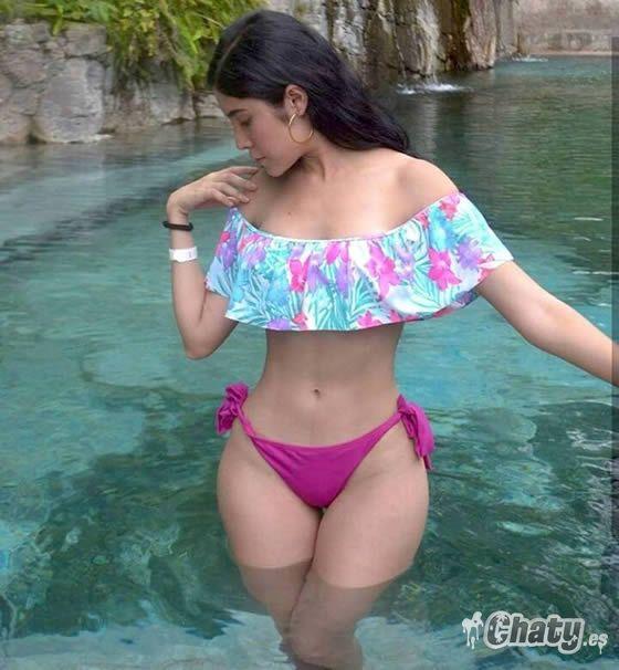 Hermosa flaca caderona
