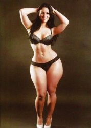 Caderas anchas de latina