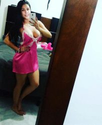 Guapa, aunque no muy sensual su lencería